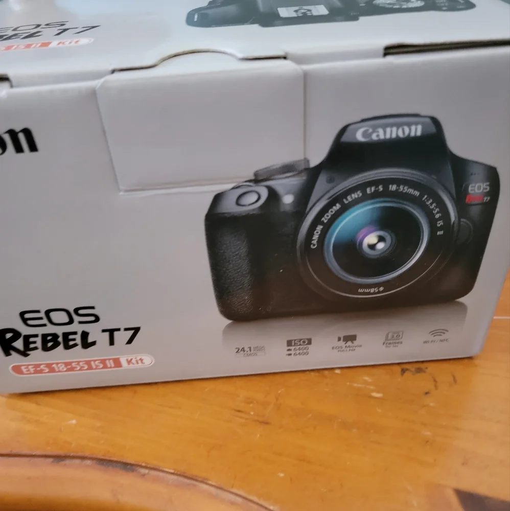 Canon EOS Rebel T7